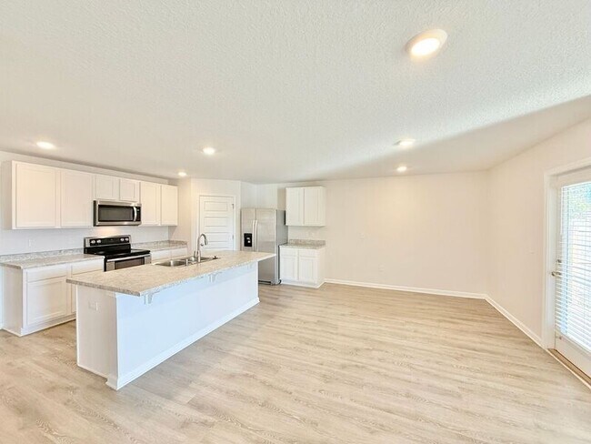 Foto del edificio - 5320 Peach Dr