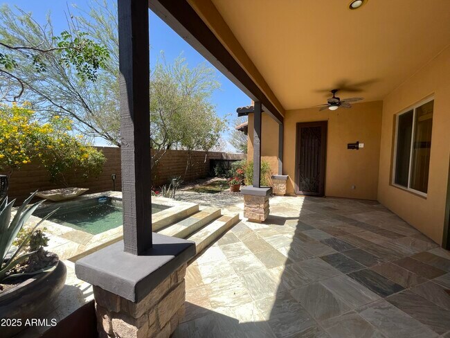 Building Photo - 12035 W Red Hawk Dr