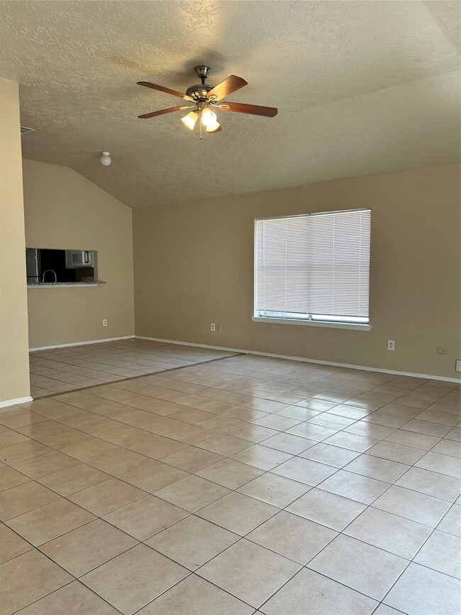 Building Photo - 2443 Autumn Springs Ln