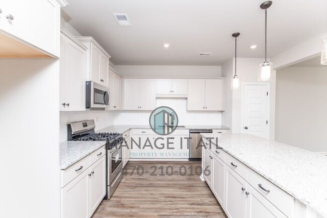 Building Photo - Elegant Townhouse in City of Buford School District!