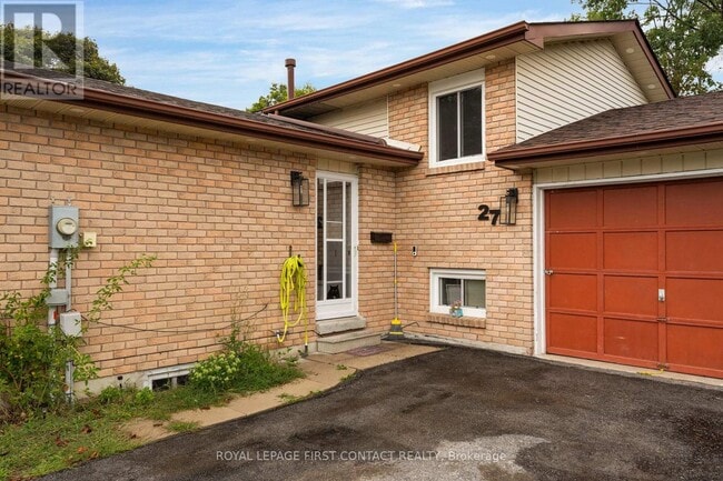 Building Photo - 27 Austen Ln