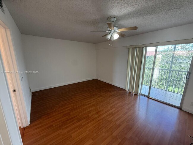 Foto del edificio - 13355 SW 9th Ct