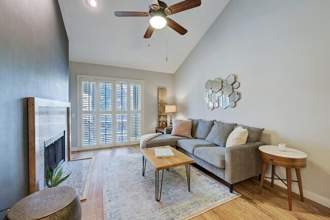 Foto del edificio - 1860 White Oak Dr