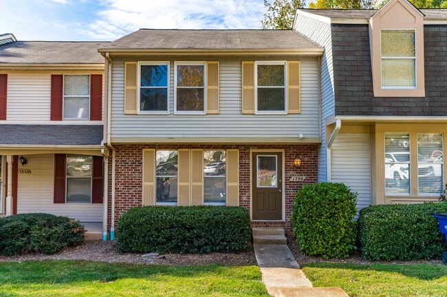 Building Photo - 1708 Ithaca Ln