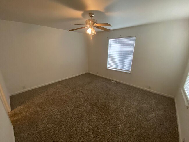 Foto del edificio - 2 Story Townhome GORGEOUS and ready!!!!!