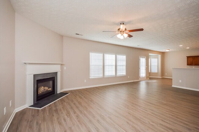 Building Photo - 80 Meadowbrook Ct