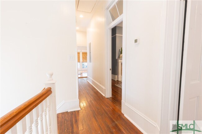 Building Photo - 206 W 34th St