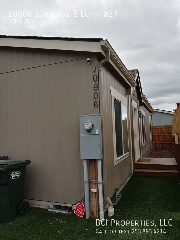 Foto principal - 10906 23rd Ave E