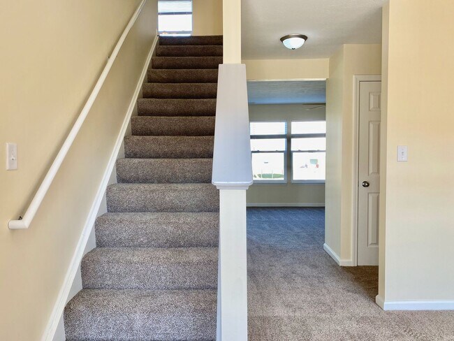 Foto del edificio - AMAZING 3 Bedroom 2.5 Bathroom Two Story H...