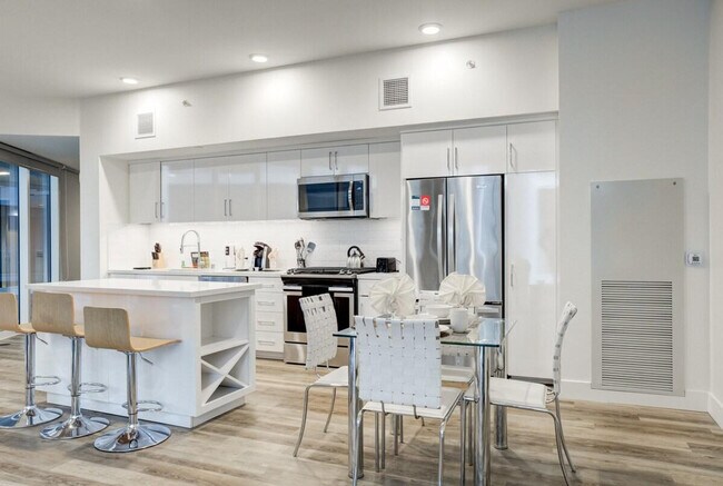 Building Photo - 100 Park Blvd