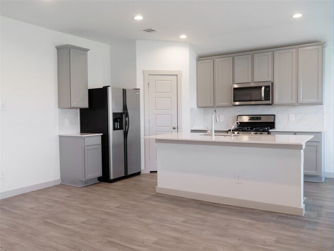 Building Photo - 711 Boer Plns Dr