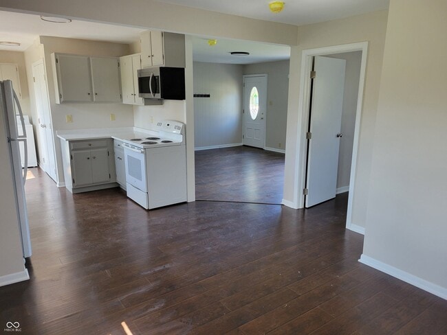 Building Photo - 10570 Barmore Ave