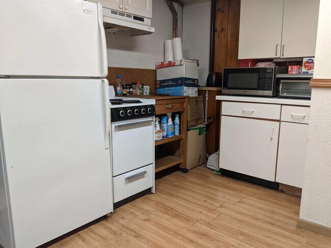 kitchen - 163 Paoli St