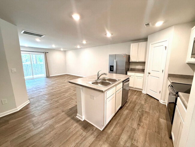 Building Photo - 1568 Bellamy Pl Dr