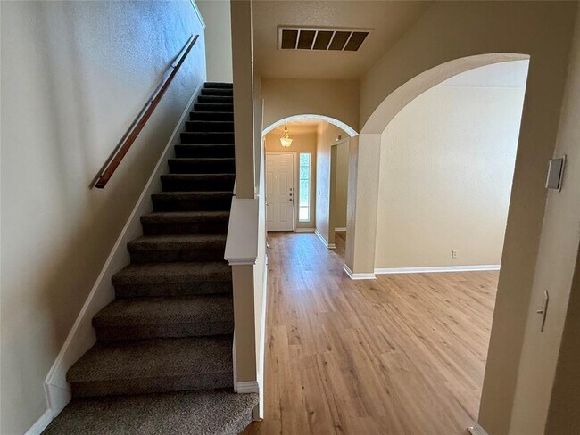 Building Photo - 9203 Magna Carta Loop