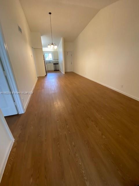 Foto del edificio - 300 Palmwood Pl