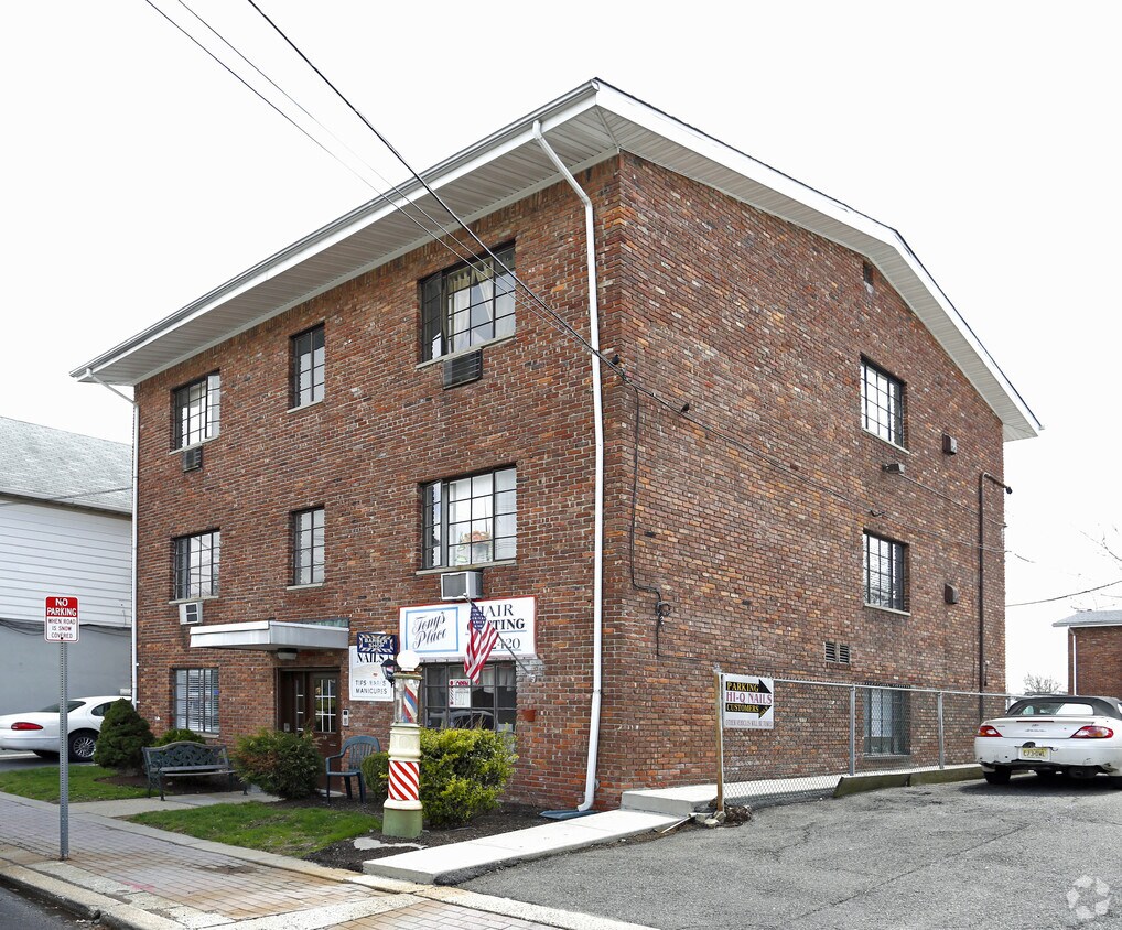 15 Westfield Ave, Clark, NJ 07066 Apartments in Clark, NJ