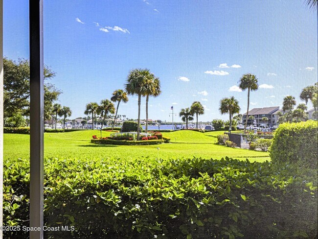 Foto del edificio - 1821 Mooringline Dr