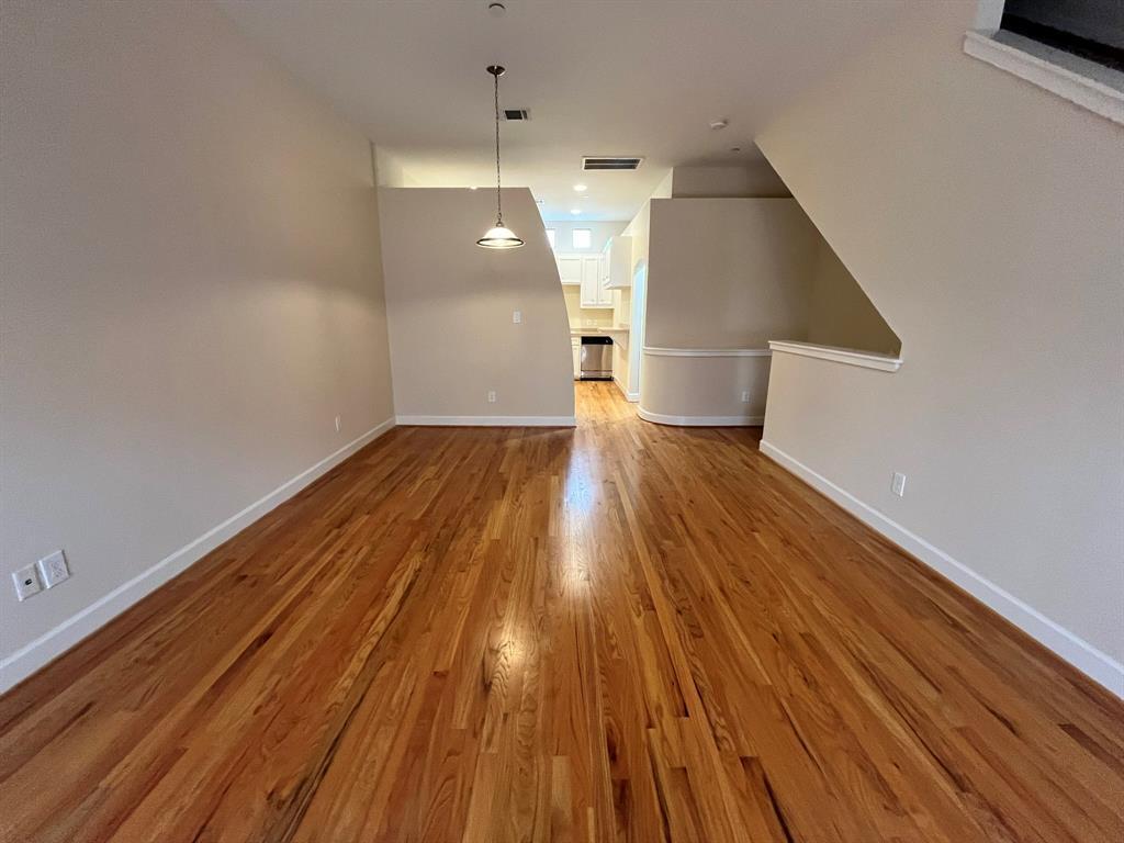 Foto principal - 11315 Main St