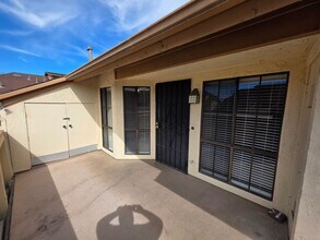 Building Photo - 2200 Cheyenne Way