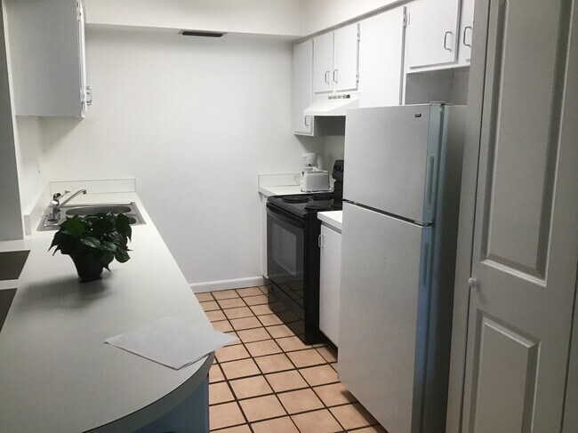 Foto del edificio - 4504 3rd St Cir W