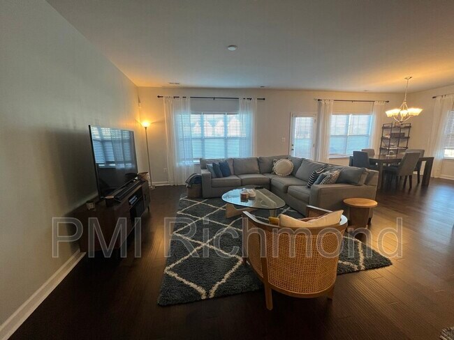 Foto del edificio - 4830 Wild Horse Ln