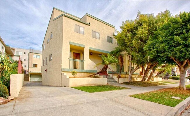 Foto del edificio - Amazing West LA Location - 2 bd / 2.5 ba T...