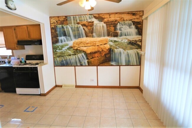 Foto del edificio - 14434 Sanderson Ave
