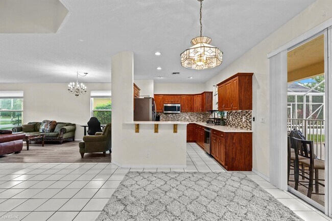 Foto del edificio - 5 br, 3.5 bath House - 12918 Clifton Dr