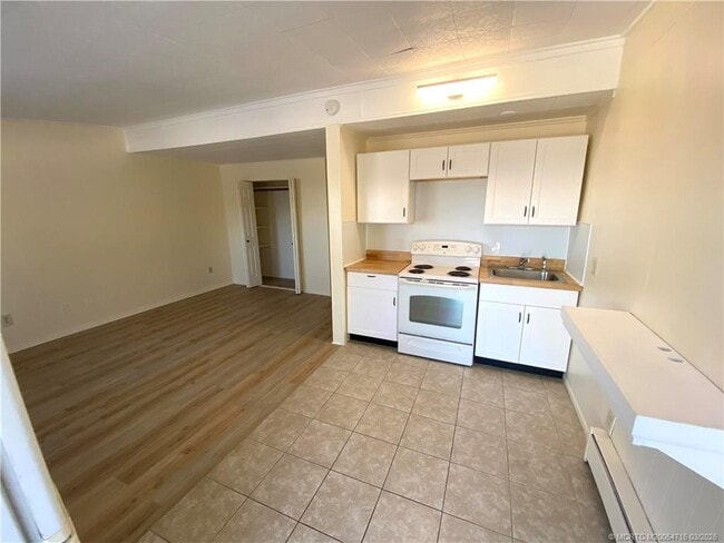 Building Photo - 4800 NE Blue Heron Ln