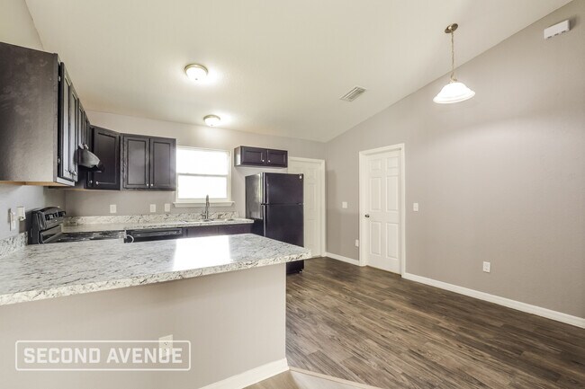 Building Photo - 49 Pine Trace Run