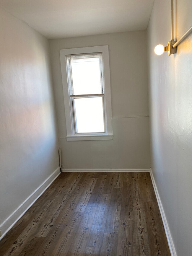 Building Photo - 1916 McCulloh St