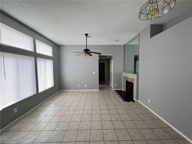 Foto del edificio - 1718 Comstock Dr