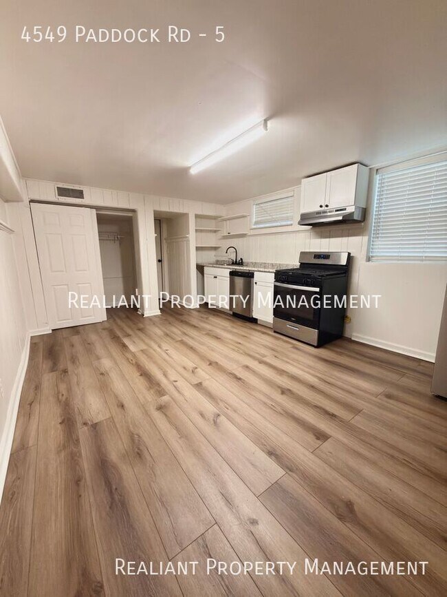 Foto del edificio - 4549 Paddock Rd