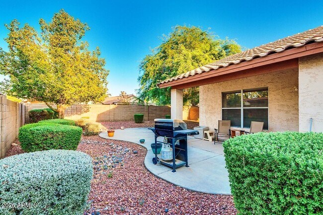 Foto del edificio - 1381 S Yucca Pl