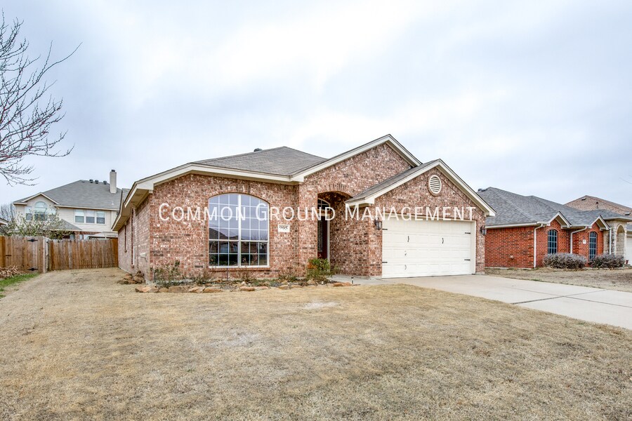 905 Chestnut Ave, Burleson, TX 76028 House Rental in Burleson, TX