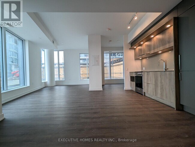 Photo du bâtiment - 491 Soho Ave
