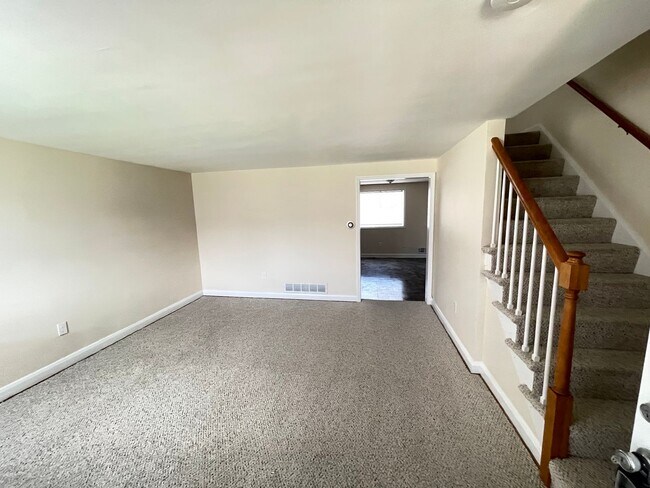 Foto del edificio - Beautiful 3 Bedroom 1.5 Bathroom Townhome ...
