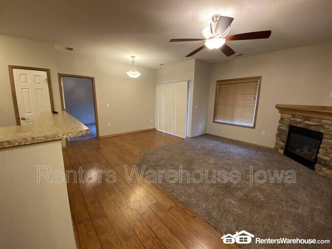 Foto del edificio - 2000 Meadow Ct