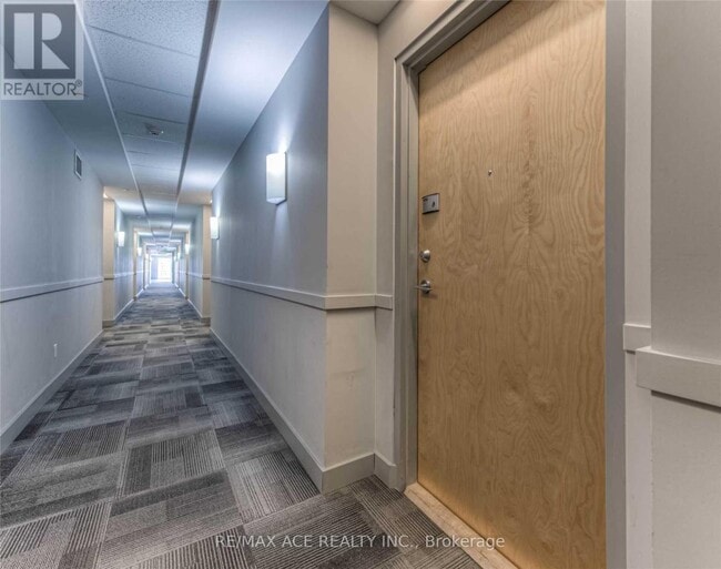 Photo du bâtiment - 1-1711 Victoria St S
