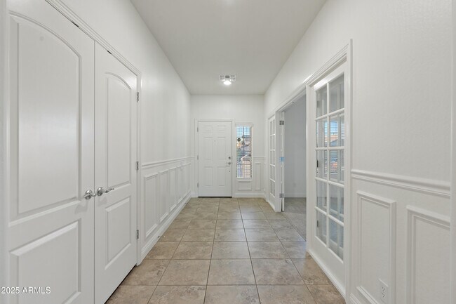 Foto del edificio - 10808 W Cottontail Ln