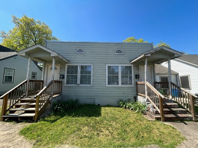 Foto del edificio - **APPLICATION RECEIVED** **MOVE IN SPECIAL** Charming Highland Park Duplex — Cozy City Living in ...