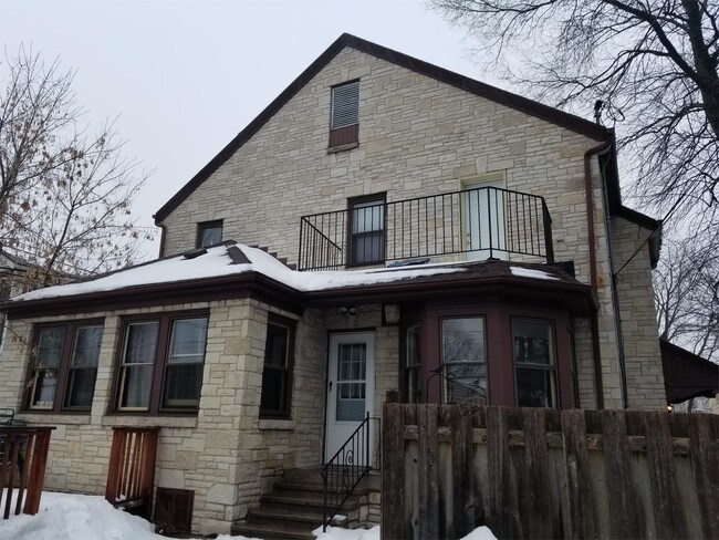 Building Photo - 313 N Ashland Ave