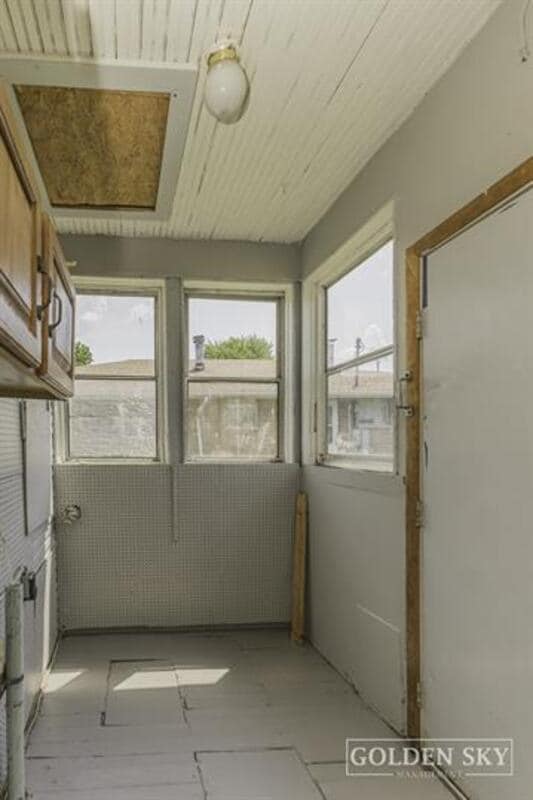 Foto del edificio - 1109 E 8th St