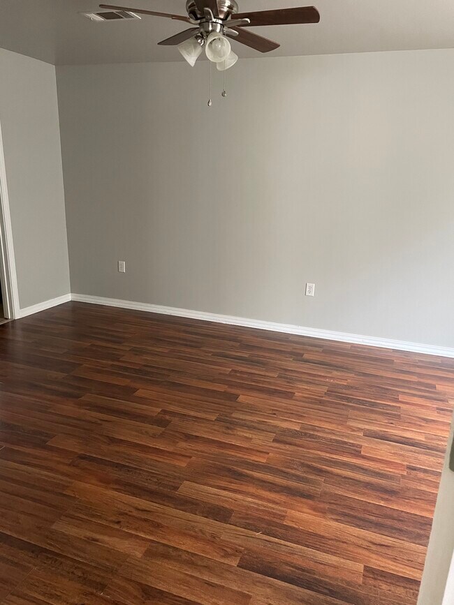 Master bedroom with bathroom - 161 Eighth Street Dr