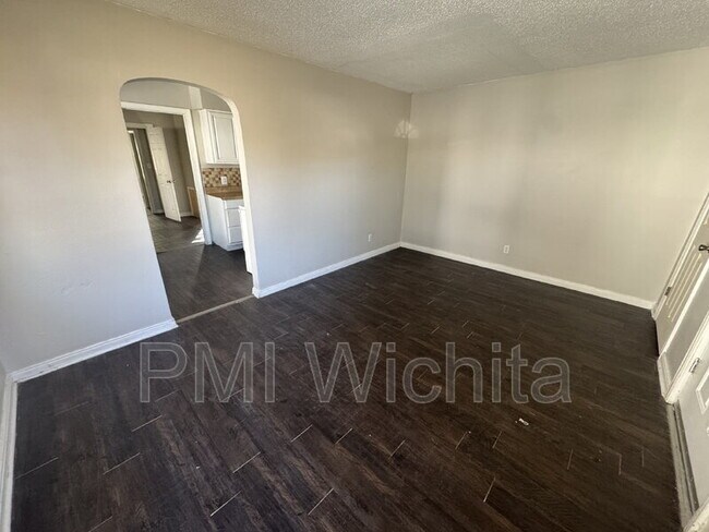 Foto del edificio - 2513 E 9th St N