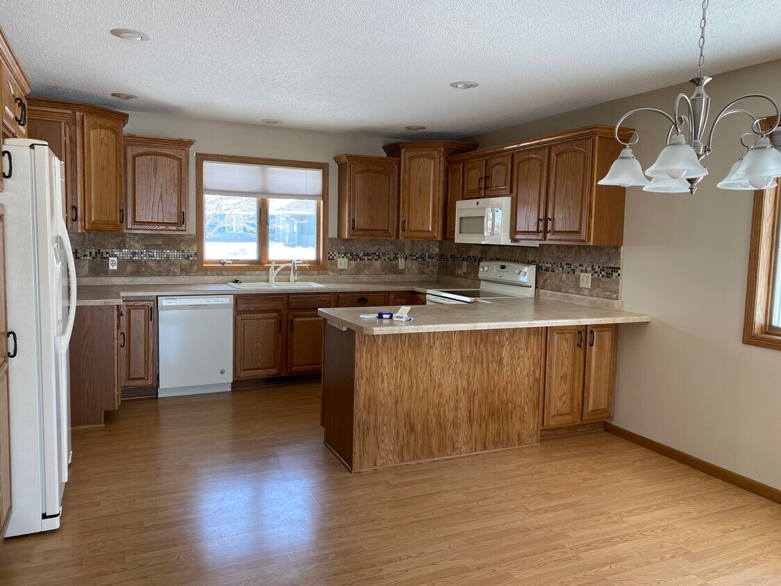 Building Photo - 1618 Upper Trentwood Cir