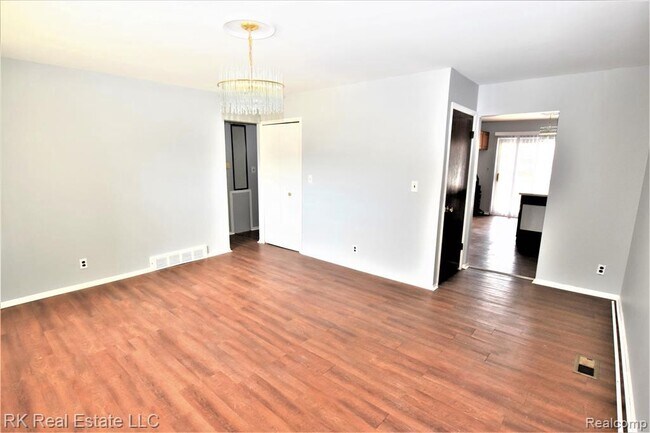 Foto del edificio - 8401 18 Mile Rd