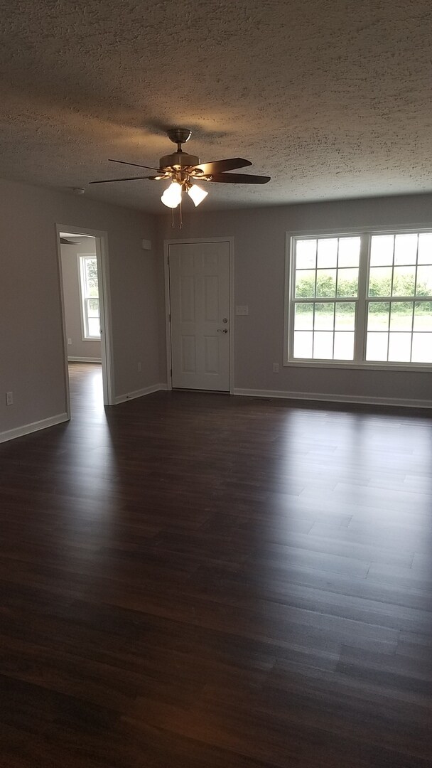 Foto del edificio - COMING SOON...Gorgeous 3 Bedroom Home Centrally Located in Manchester