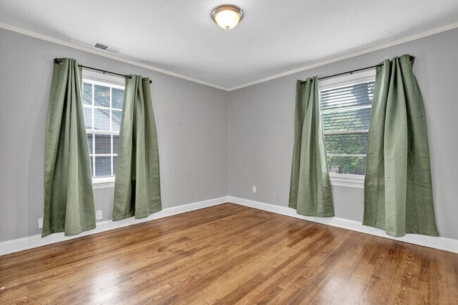 Foto del edificio - 112 S Greer St